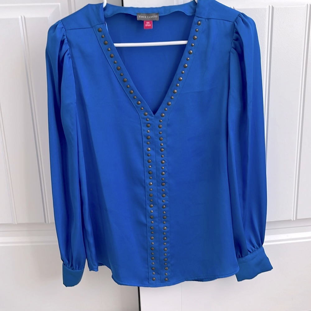 Closet clear out! 🎉Vince Camuto Blouse XXS. 90% off retail final price.